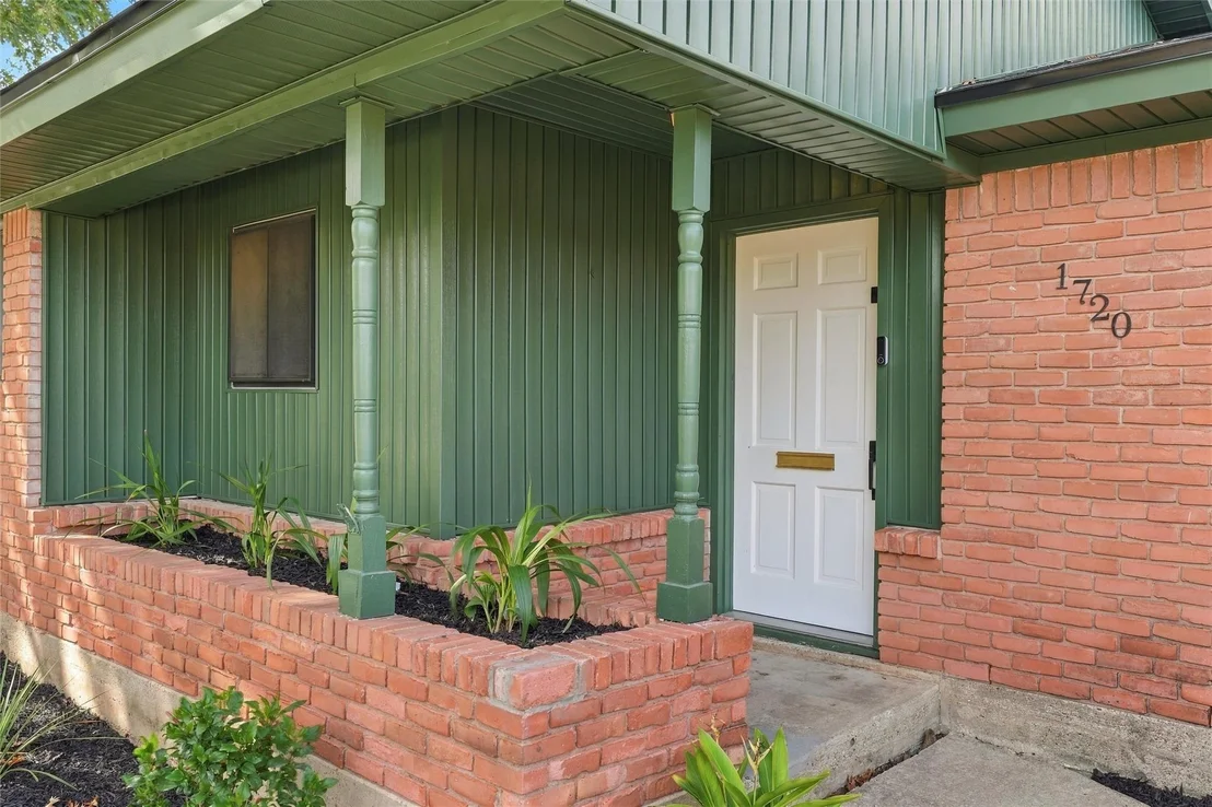 Photo of 1720 Mountainview Drive