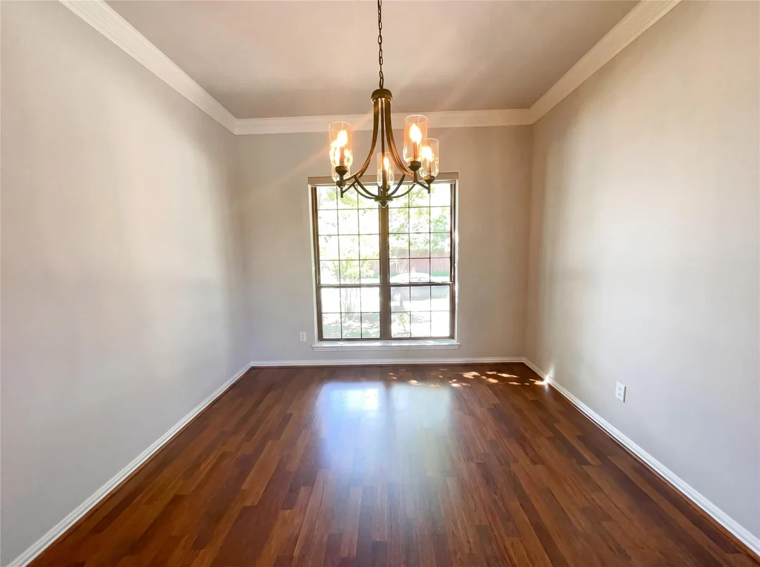 Photo of 2400 Creekview Drive