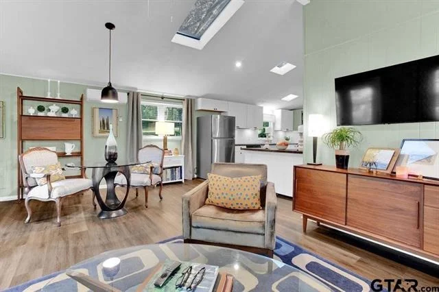 Photo of 212 Canyon Drive