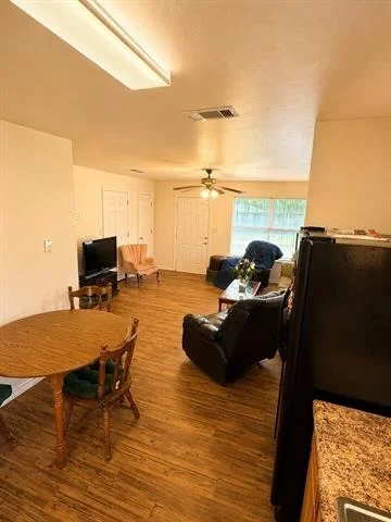 Photo of 414 Tobe