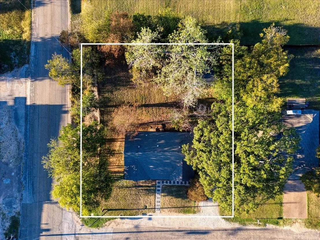 Photo of 211 W Stegall Drive