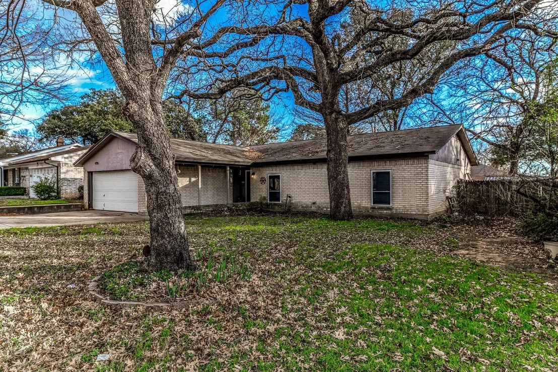 Photo of 2108 Warwick Drive