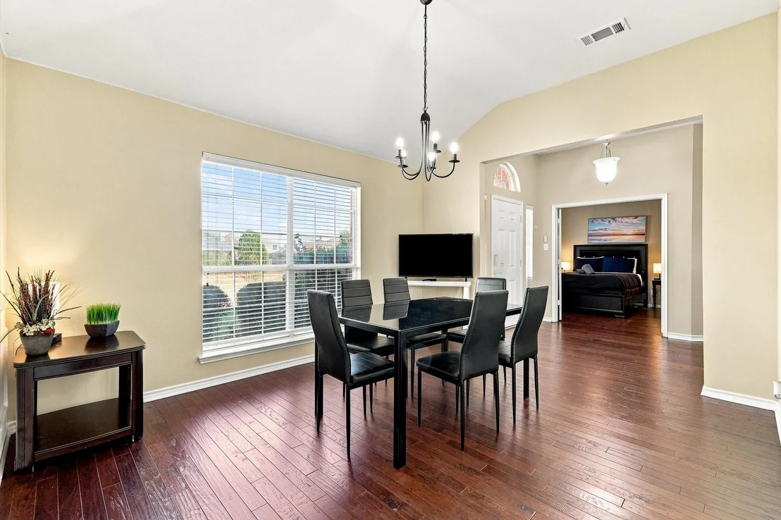 Photo of 335 Linhurst Drive