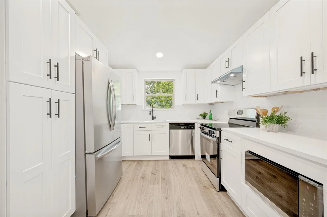 Photo of 5012 Hatherly Drive
