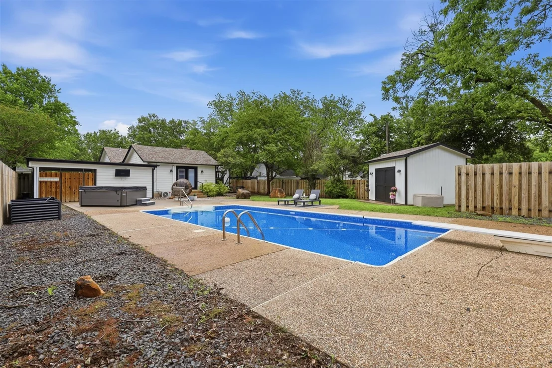 Photo of 216 Sunset Drive