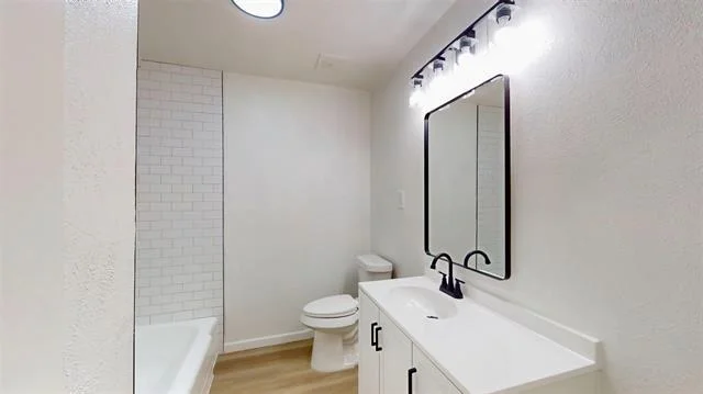Photo of 2530 Robin Lane