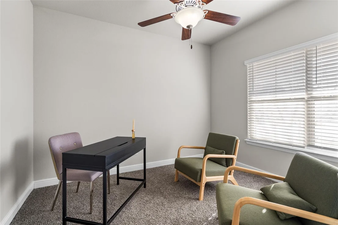 Photo of 5525 Round Hill Road