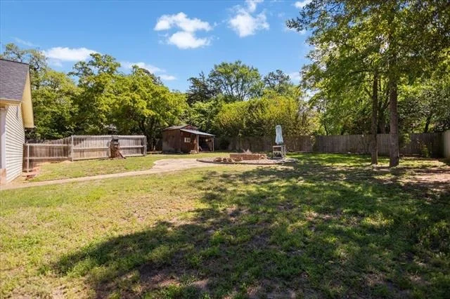 Photo of 333 Lakeview Drive