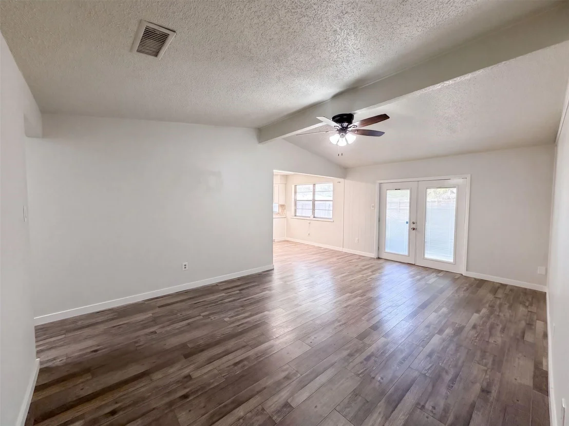 Photo of 6601 Oaklawn Drive
