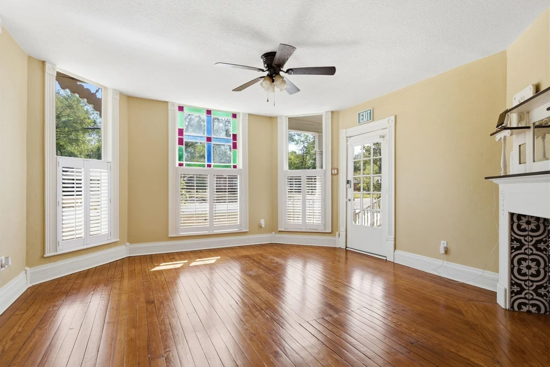 Photo of 1009 N Pacific