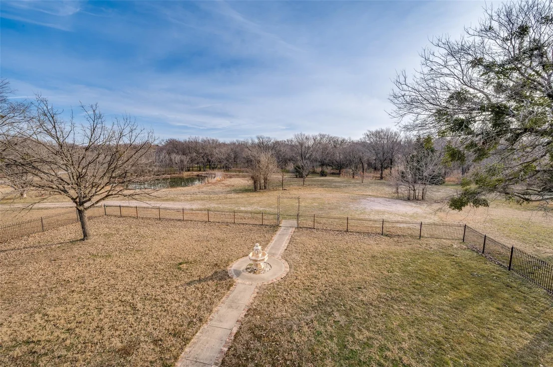 Photo of 1827 Dr Sanders Road