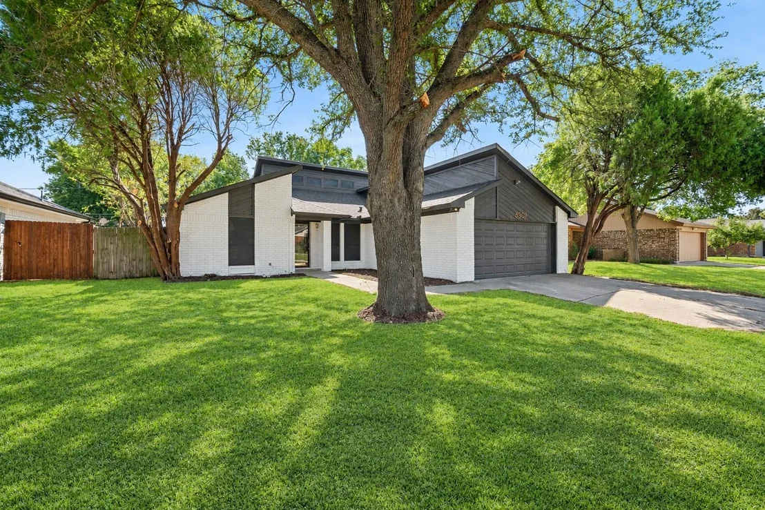 Photo of 6301 Minuteman Lane