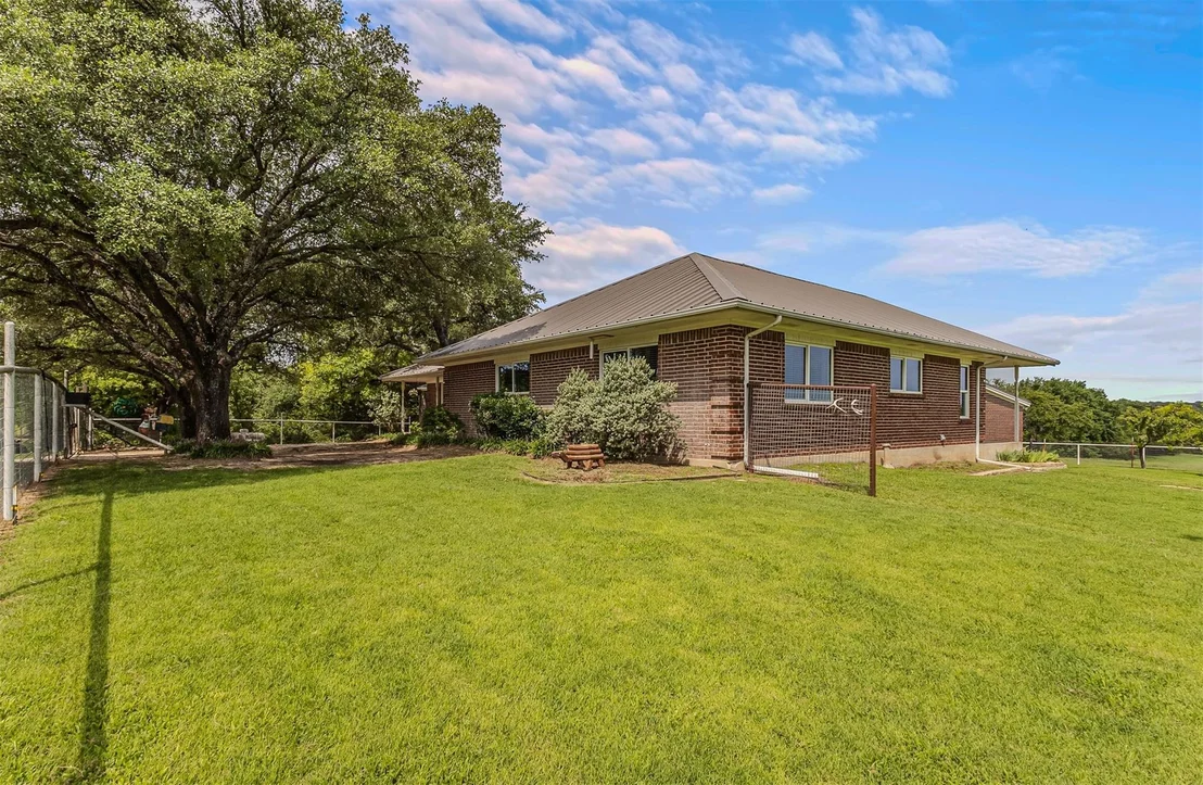 Photo of 339 Colwell Road