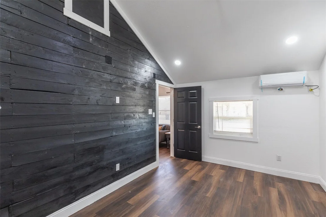 Photo of 3010 Bickley Street