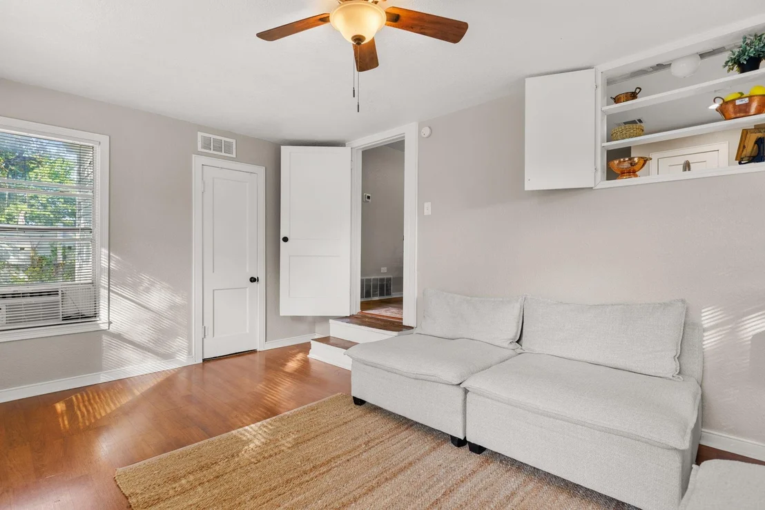 Photo of 2921 Summer Avenue