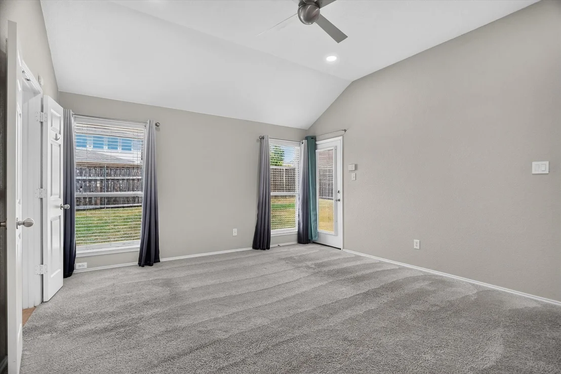Photo of 817 Peach Lane