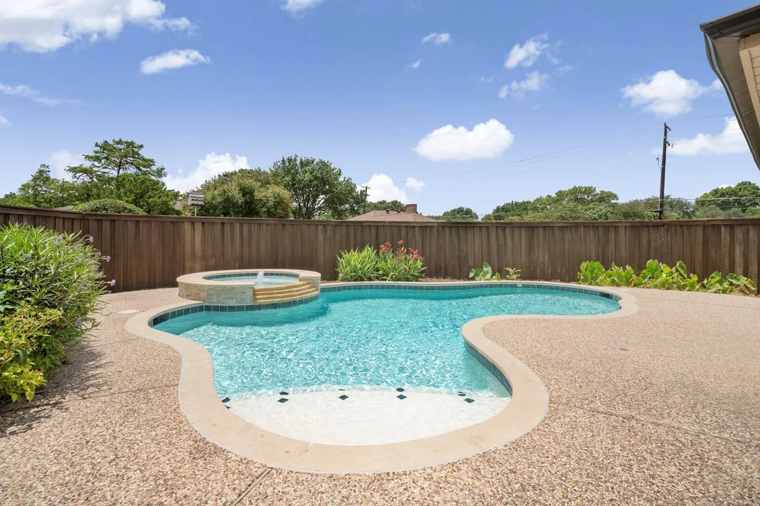 Photo of 2202 Silver Holly Lane