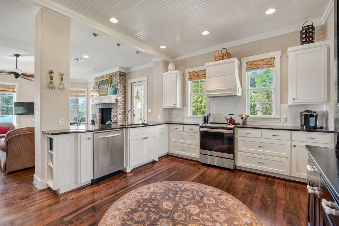Photo of 8155 E Lake