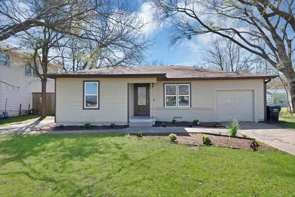 Photo of 3005 Maple Avenue