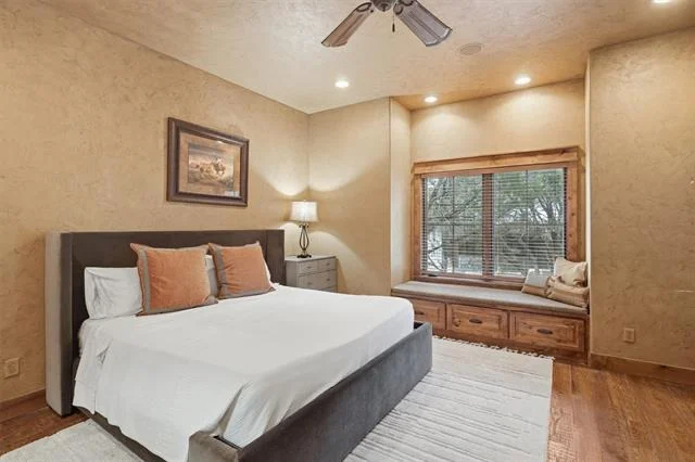 Photo of 1046 Grandview Drive