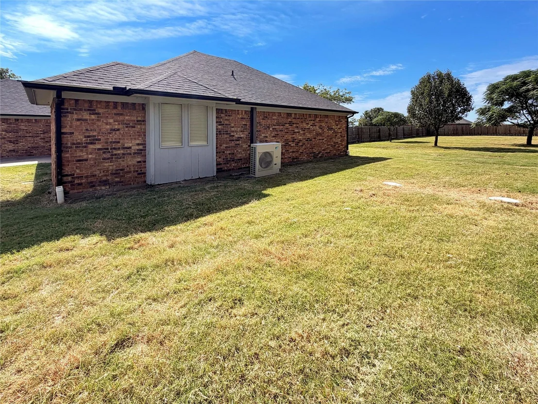 Photo of 1106 N Atkins Drive
