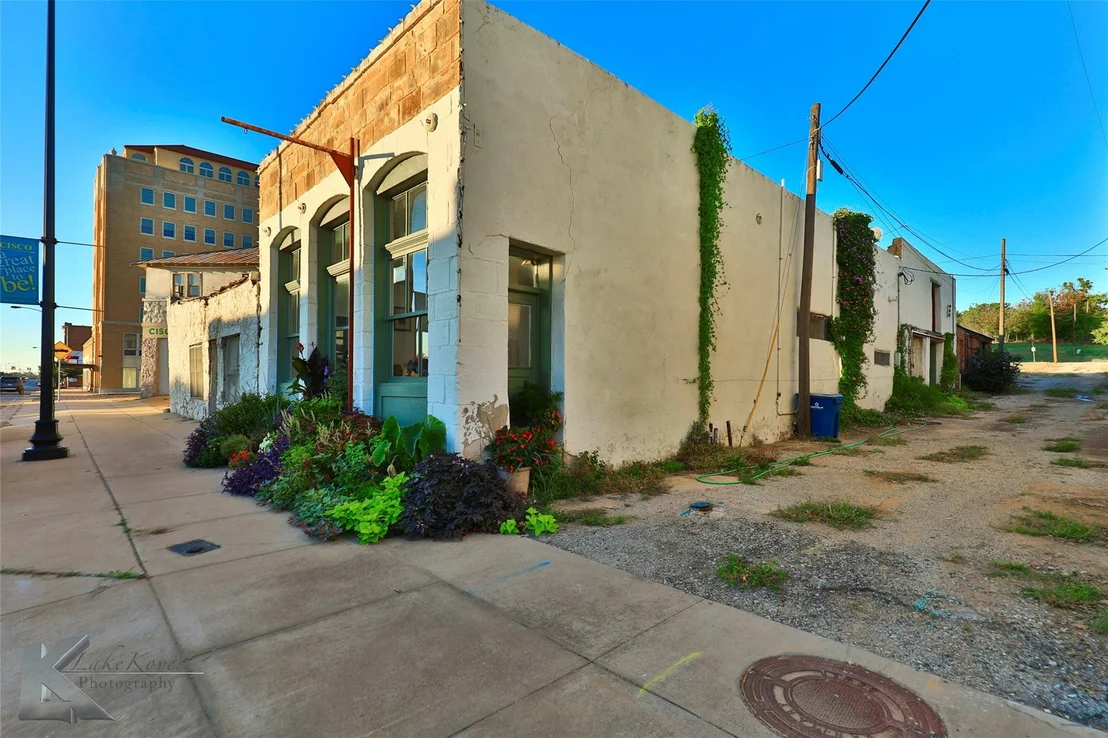 Photo of 306 Conrad Hilton St Boulevard