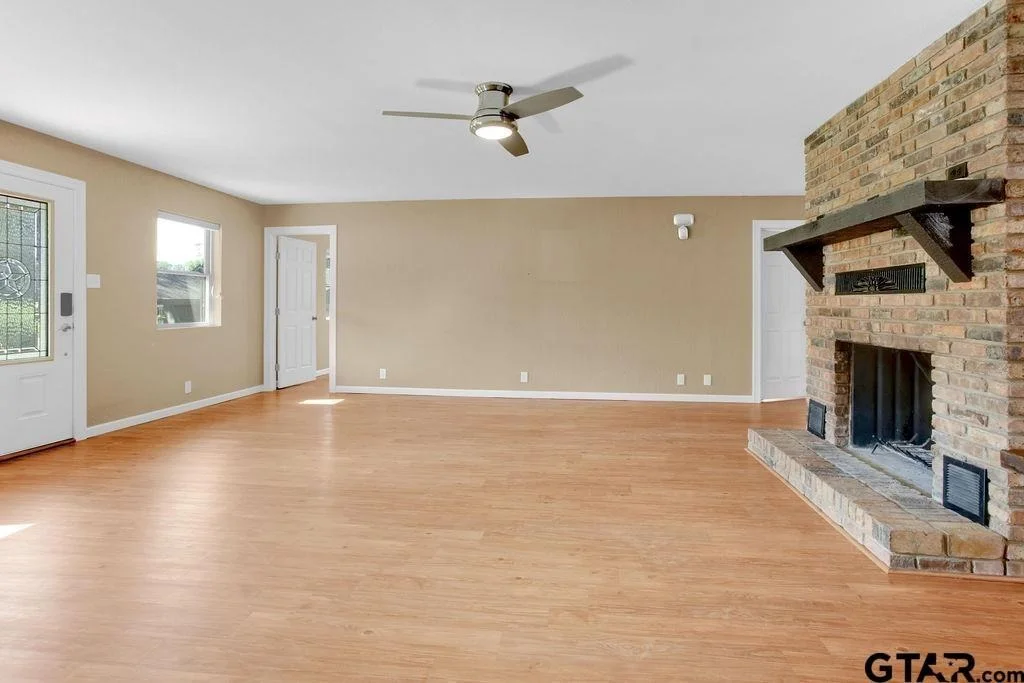 Photo of 213 Treetop Lane