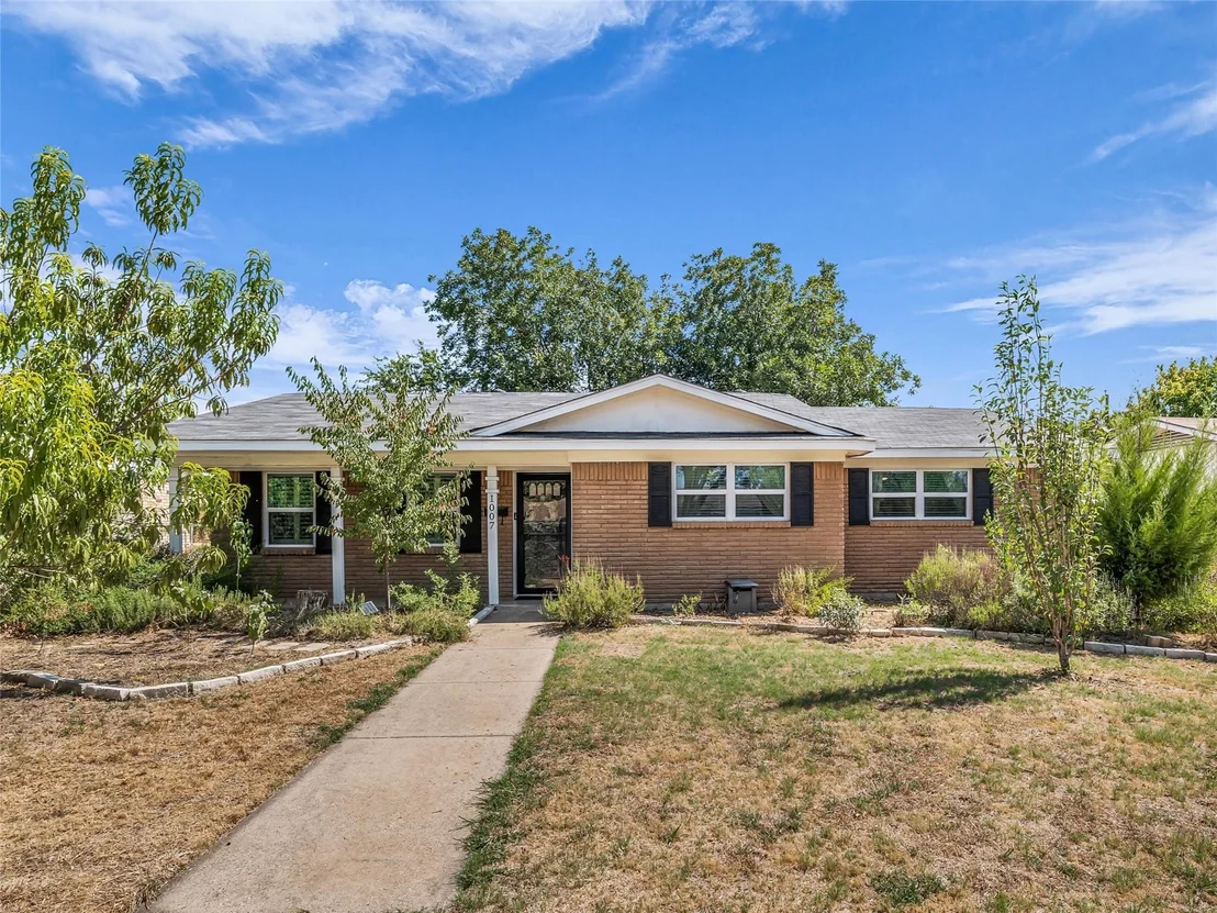 Photo of 1007 Melrose Drive