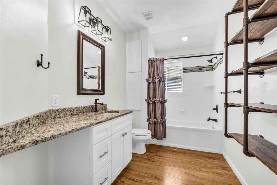 Photo of 348 Barker Lane