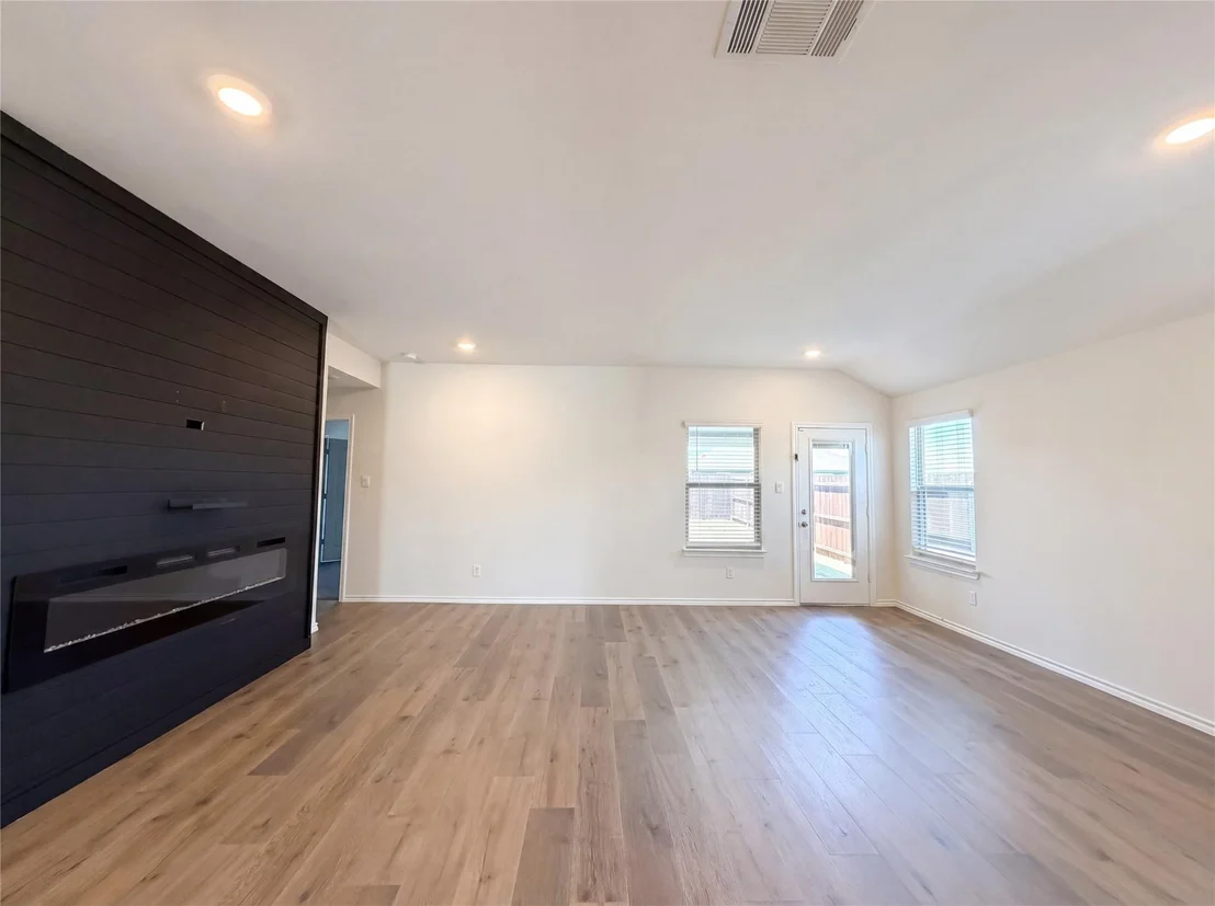Photo of 6424 Waterfall Lane