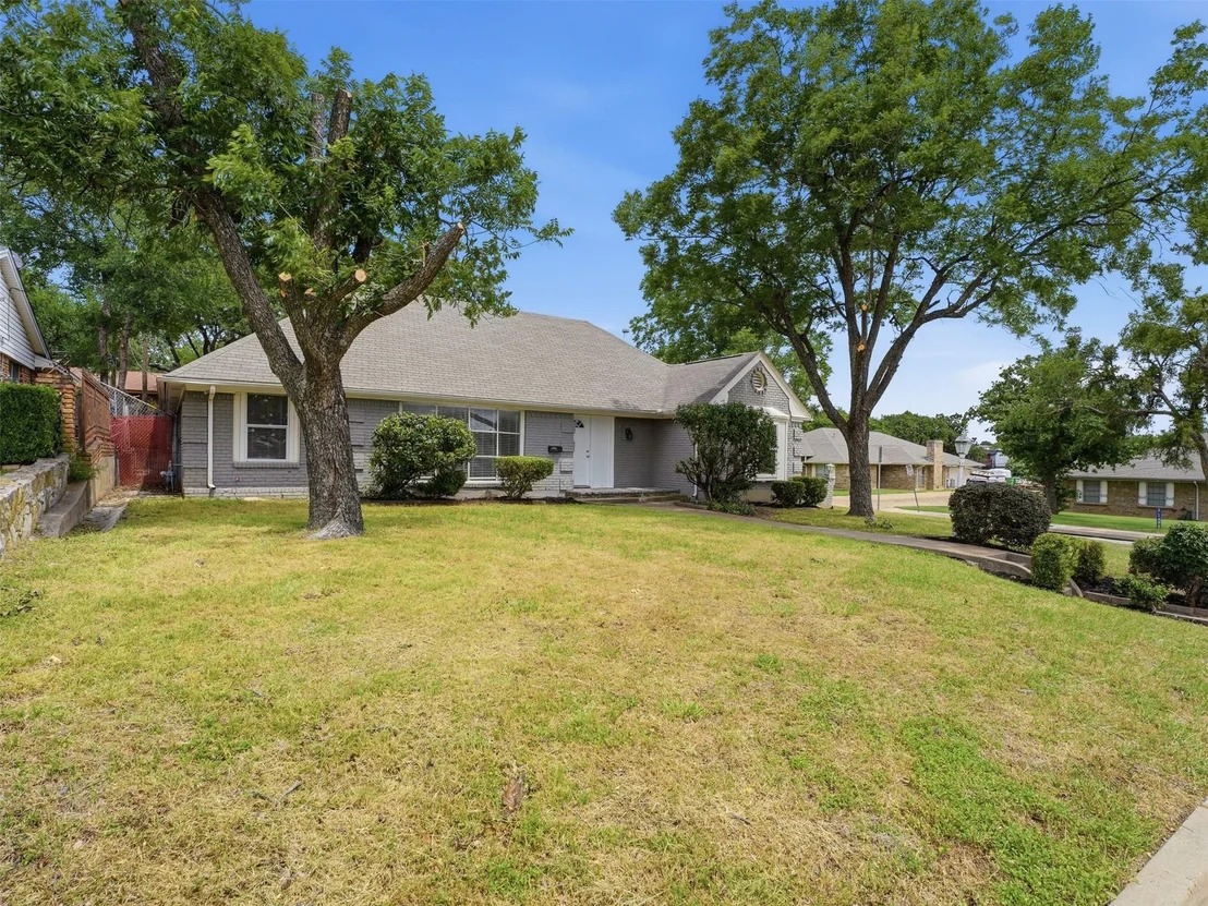 Photo of 2121 Canton Drive