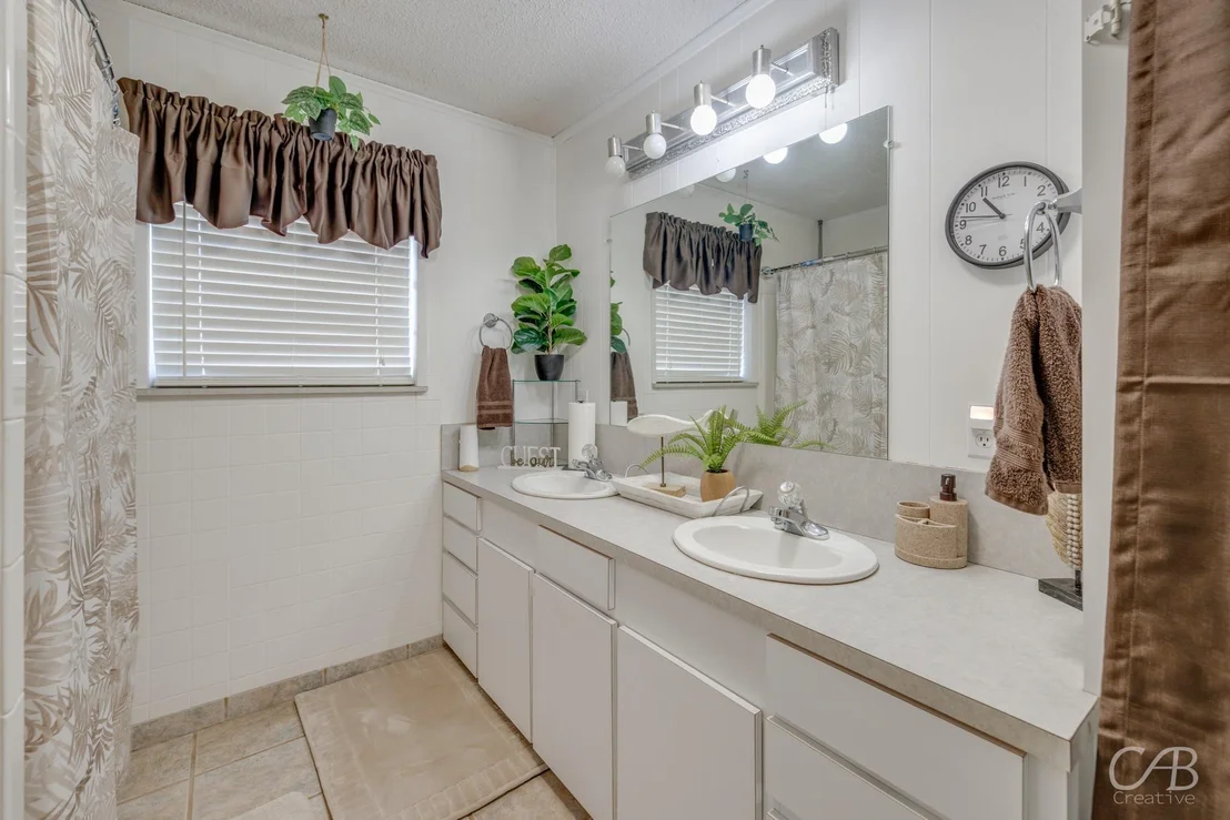Photo of 155 Lakeview Drive