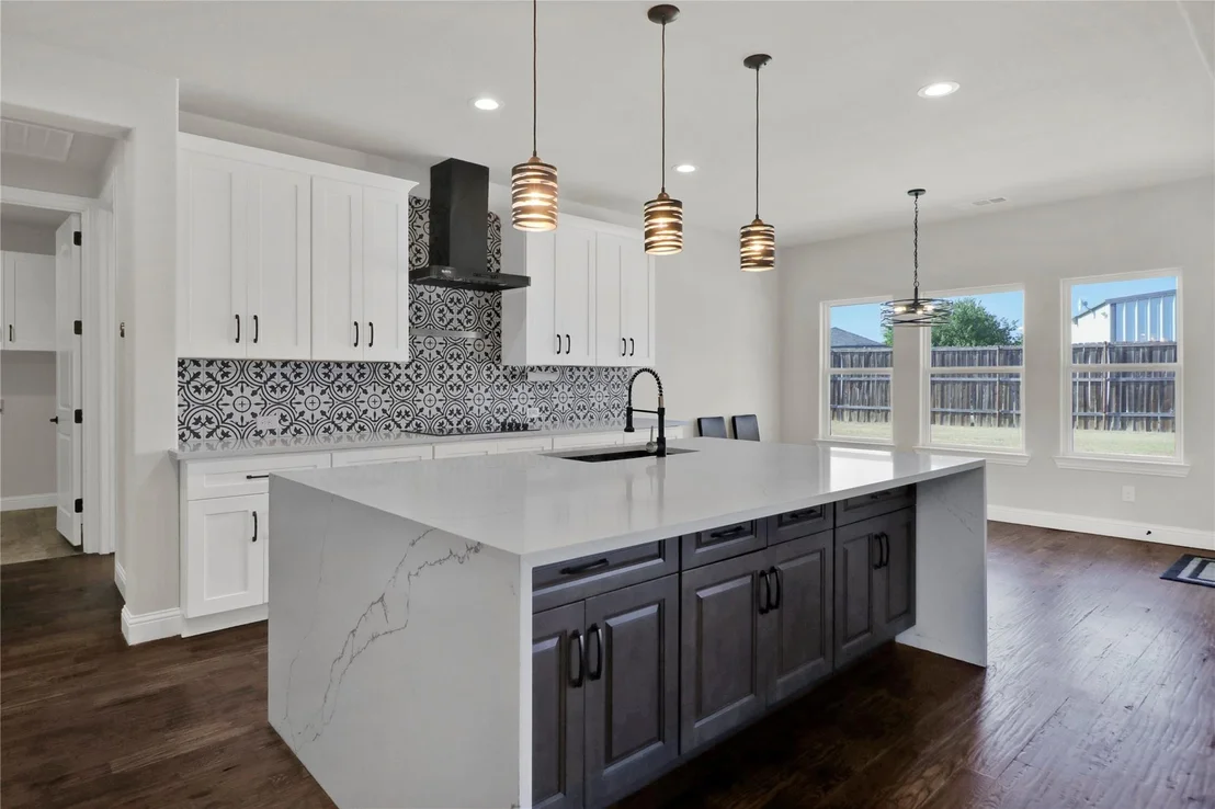 Photo of 8023 Pennington