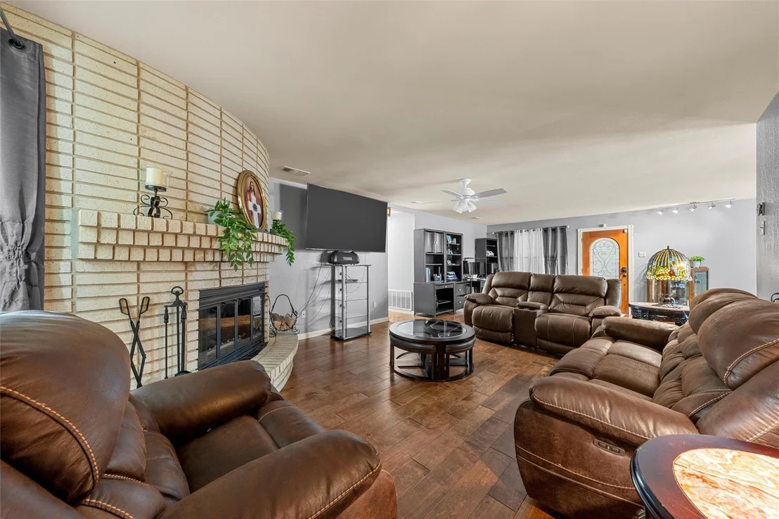 Photo of 5444 OLD LORENA Road