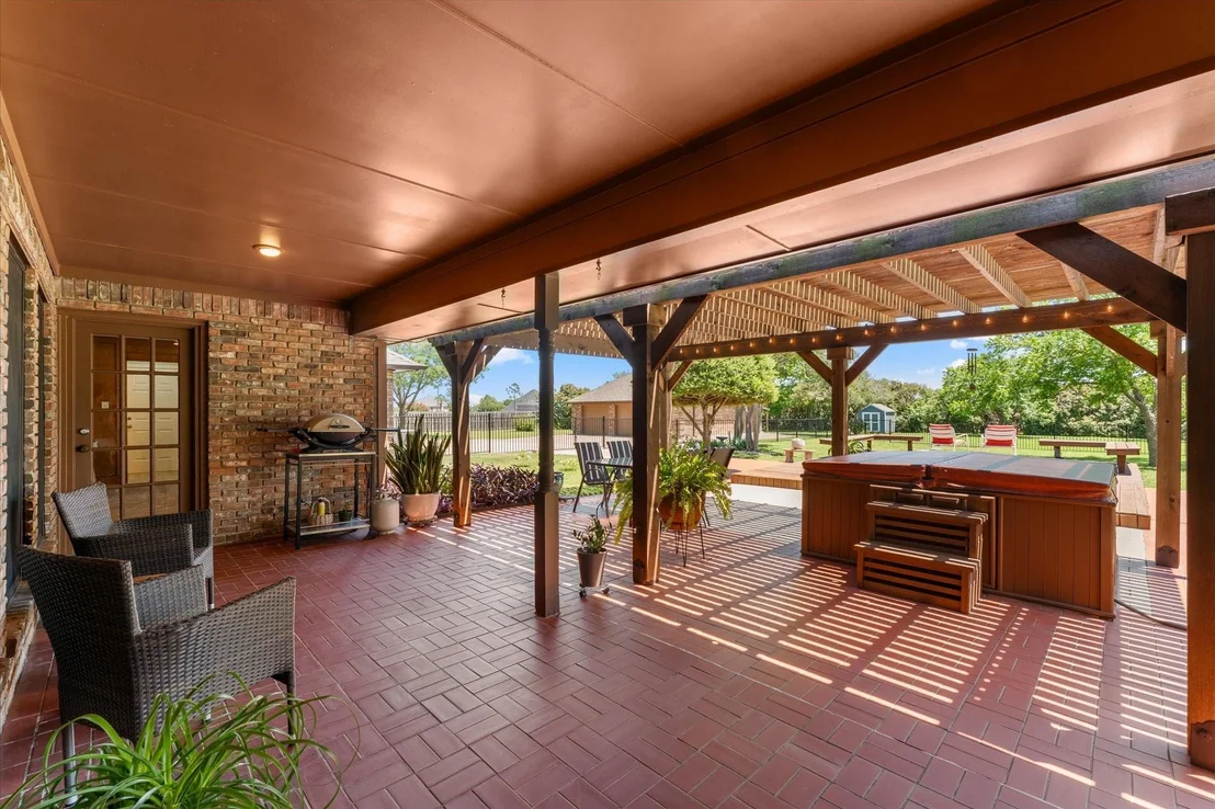 Photo of 10612 Live Oak Drive