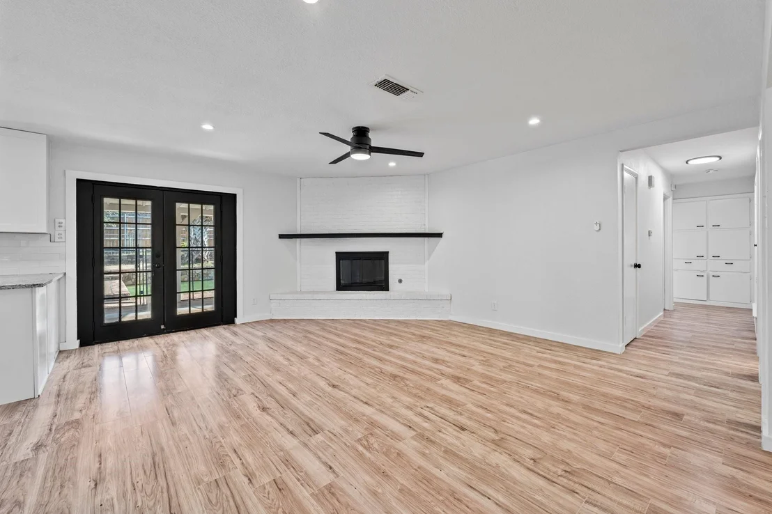 Photo of 600 Circleview Drive N