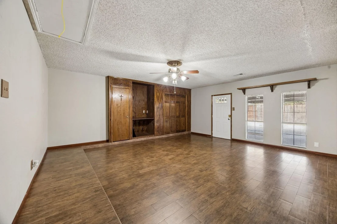 Photo of 2409 Doral