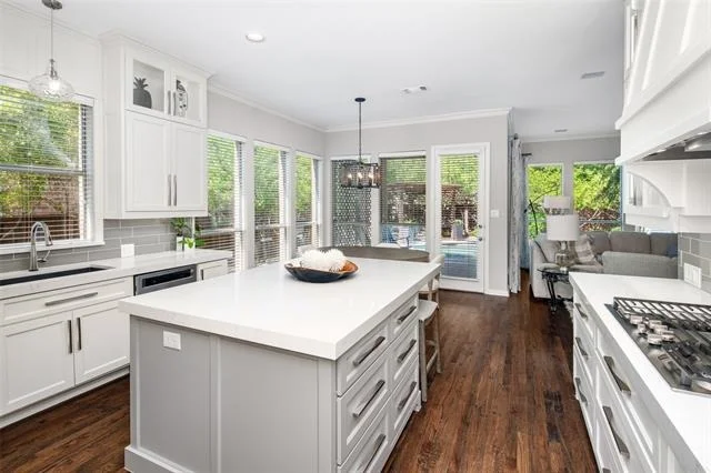 Photo of 909 Sonora Drive