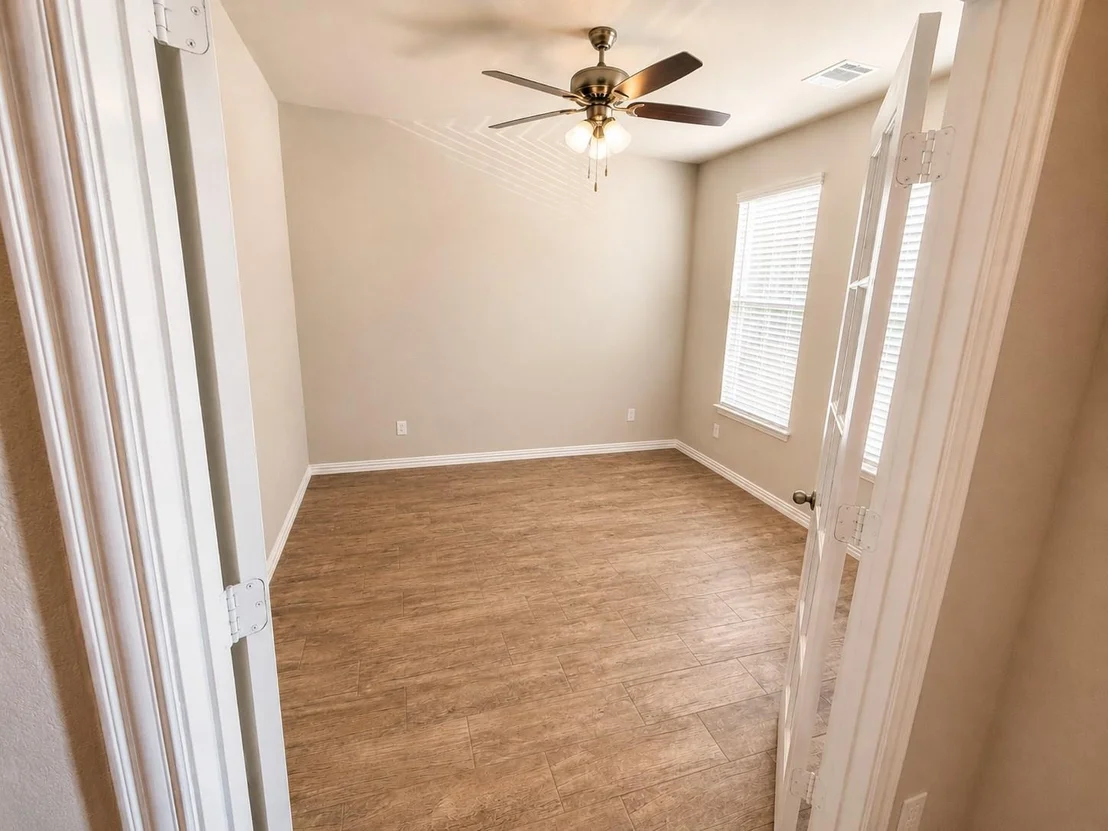 Photo of 136 Bowling Green Avenue