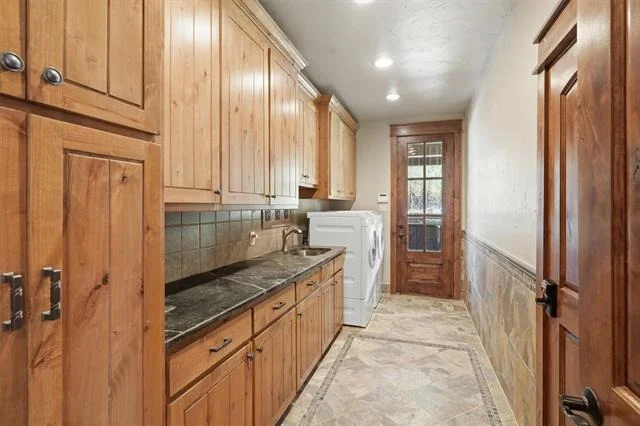 Photo of 1046 Grandview Drive