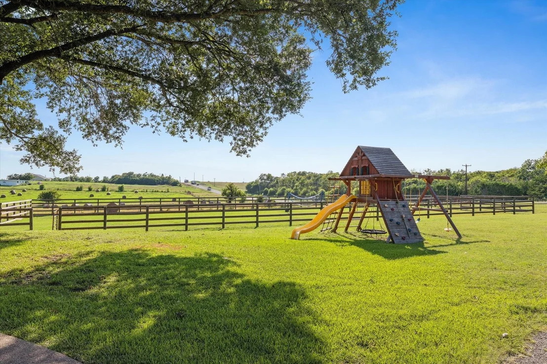 Photo of 2275 W Moonlight Drive
