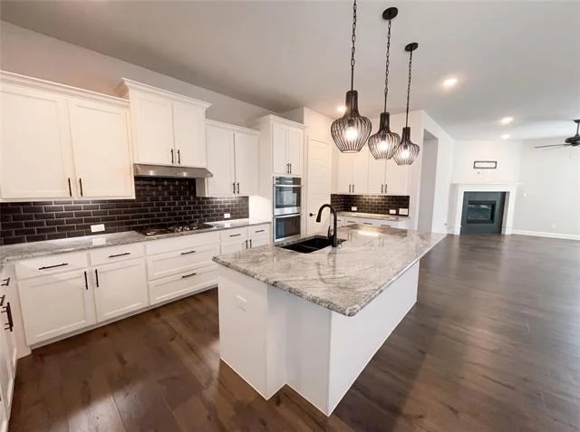 Photo of 2221 Laguna Drive