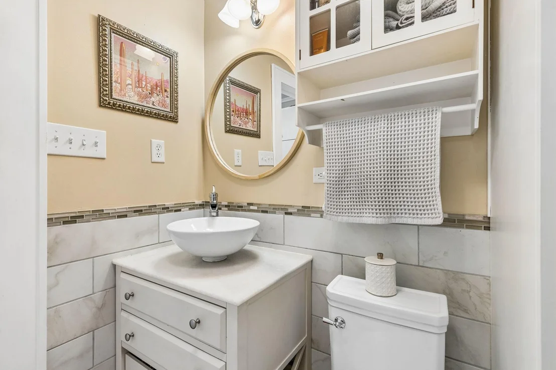 Photo of 2235 Mistletoe Boulevard