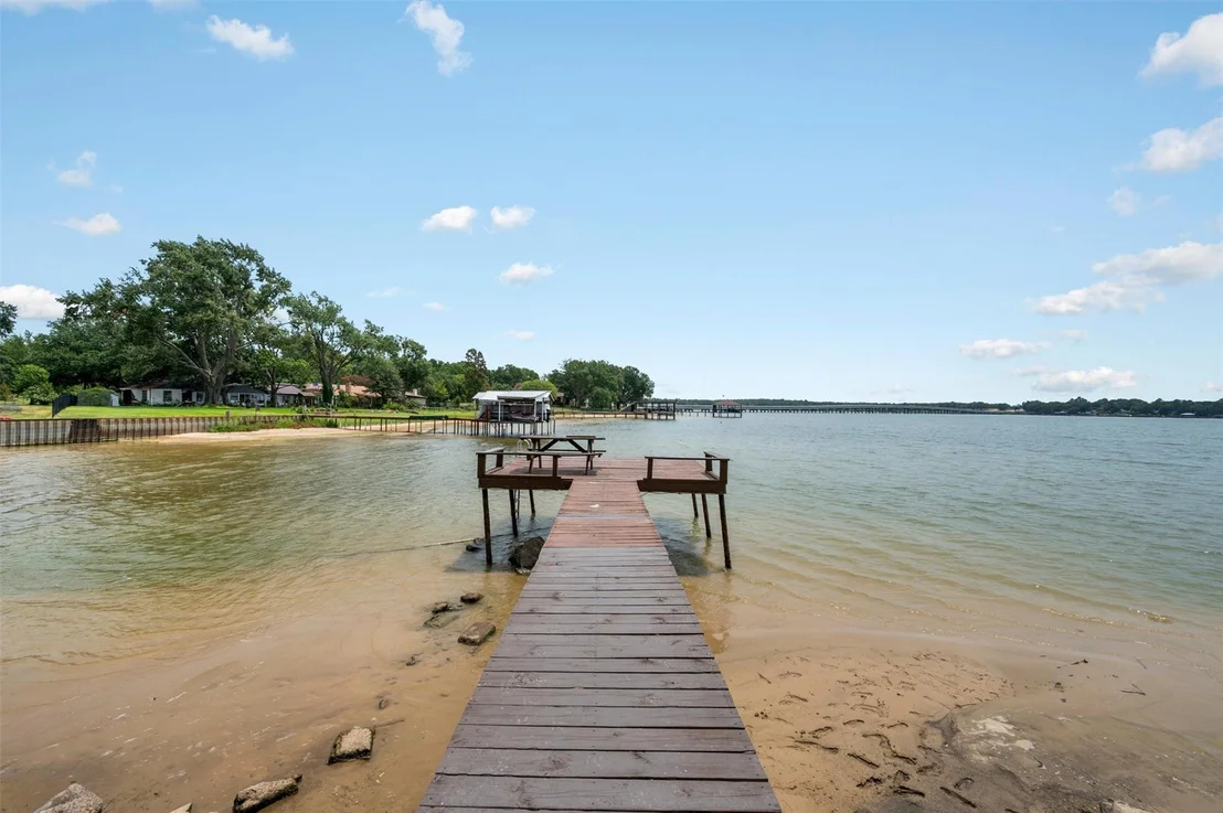 Photo of 211 Lake Front Drive