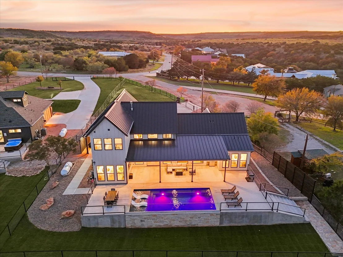 Photo of 1100 Creekview Cove