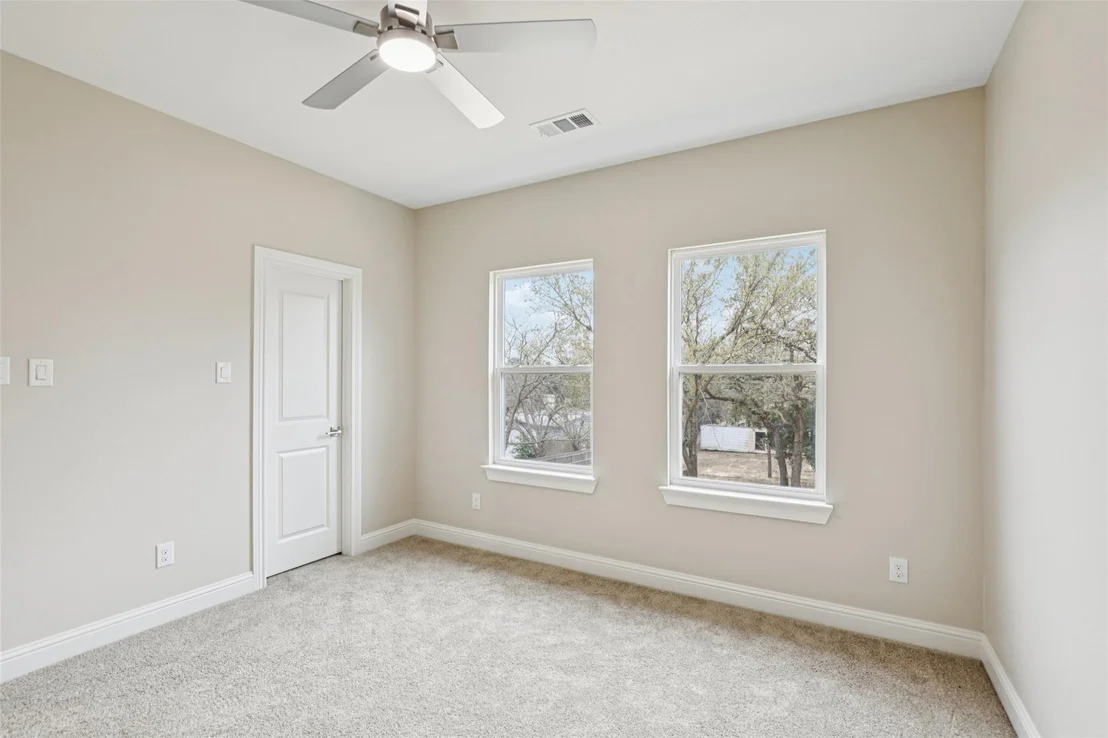 Photo of 1713 Highland Drive W
