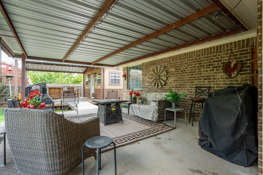 Photo of 219 Oak Meadow Trail