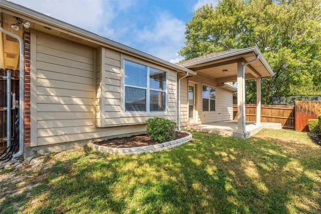 Photo of 6633 Chalk River Drive