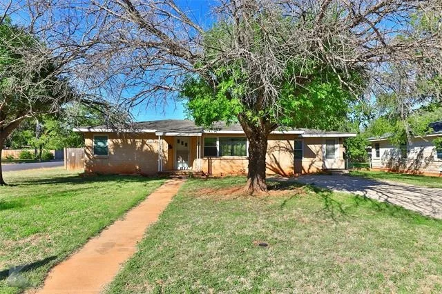 Photo of 1066 Westridge Drive