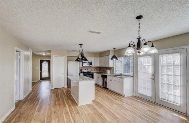 Photo of 2101 Deerfield Drive